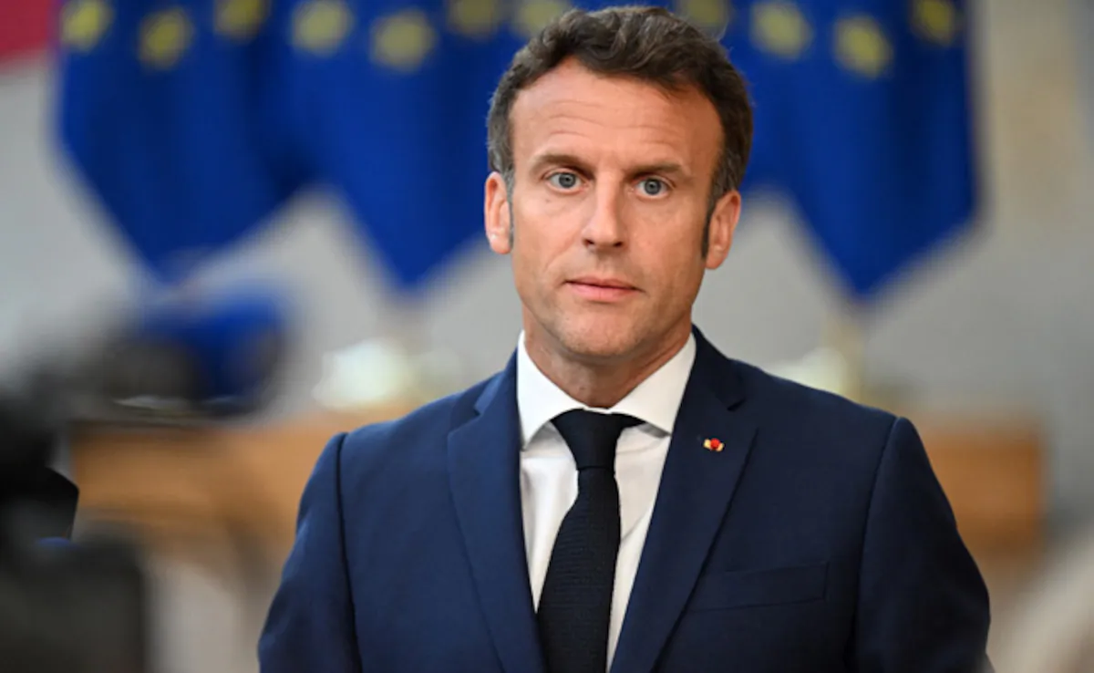 French Government Collapse After Confidence Vote 2025 2 French Government Collapse After Confidence Vote 2025, Emmanuel Macron facing leadership challenges after confidence vote defeat