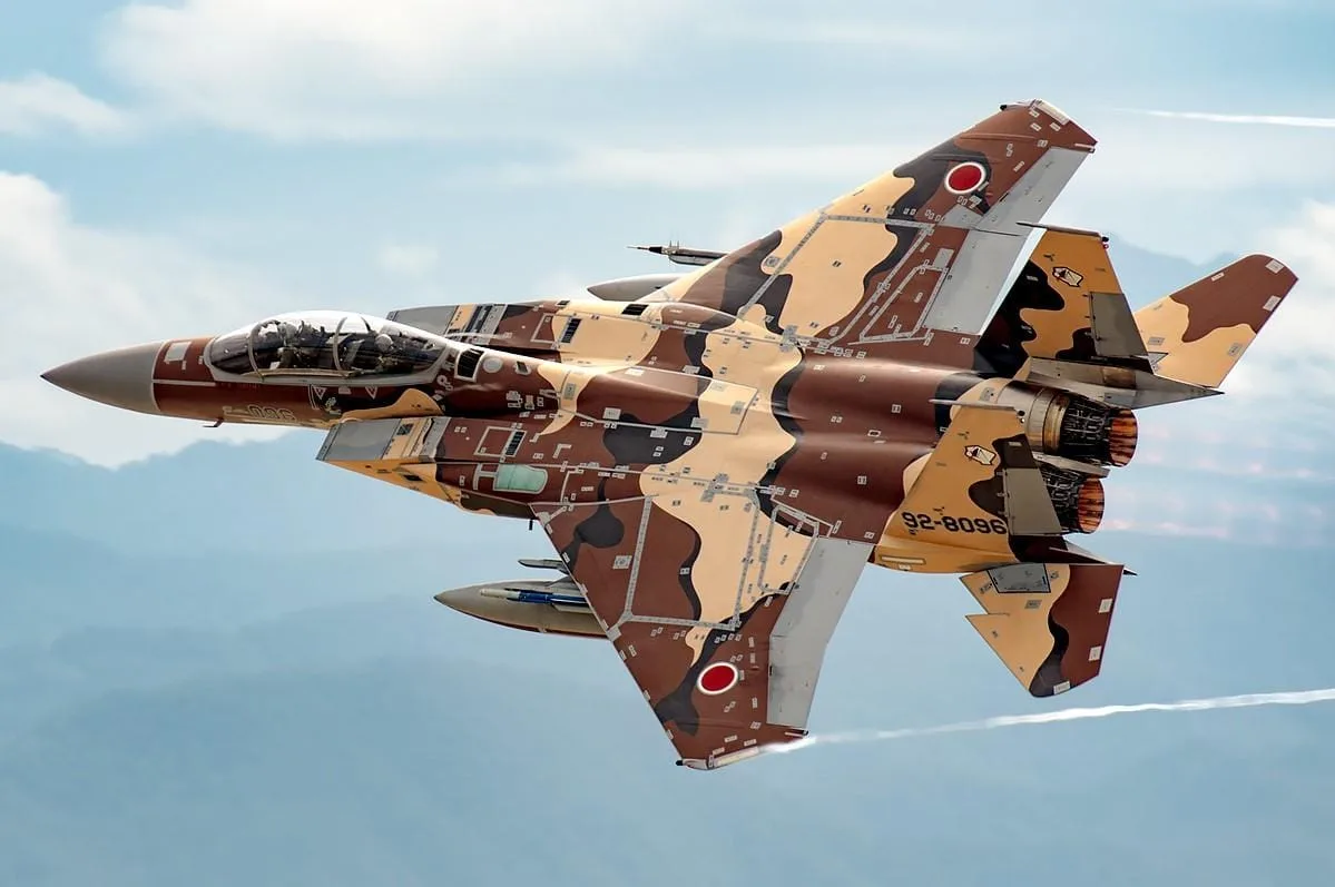Top 10 Largest Air Forces in the World 2025: Full Ranking 7 Japanese Air Self-Defense Force fighter aircraft in desert camouflage